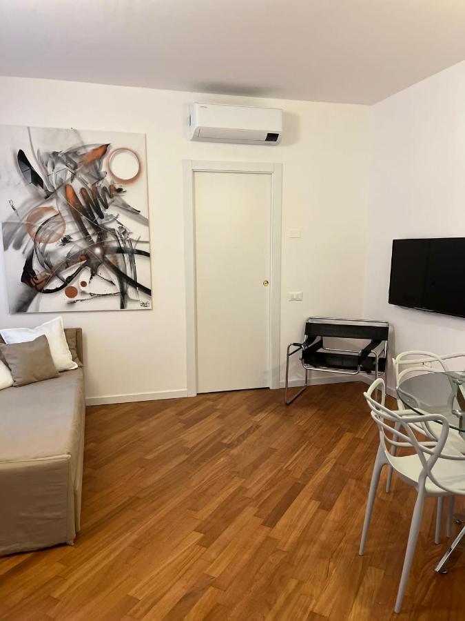 Casa Vercelli Delizioso Bilocale Moderno Nella Vecchia Milano מראה חיצוני תמונה